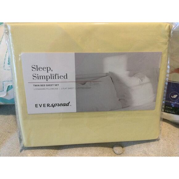 Twin size Bedding Sheet Set and Mattress Protector - Picture 2 of 7